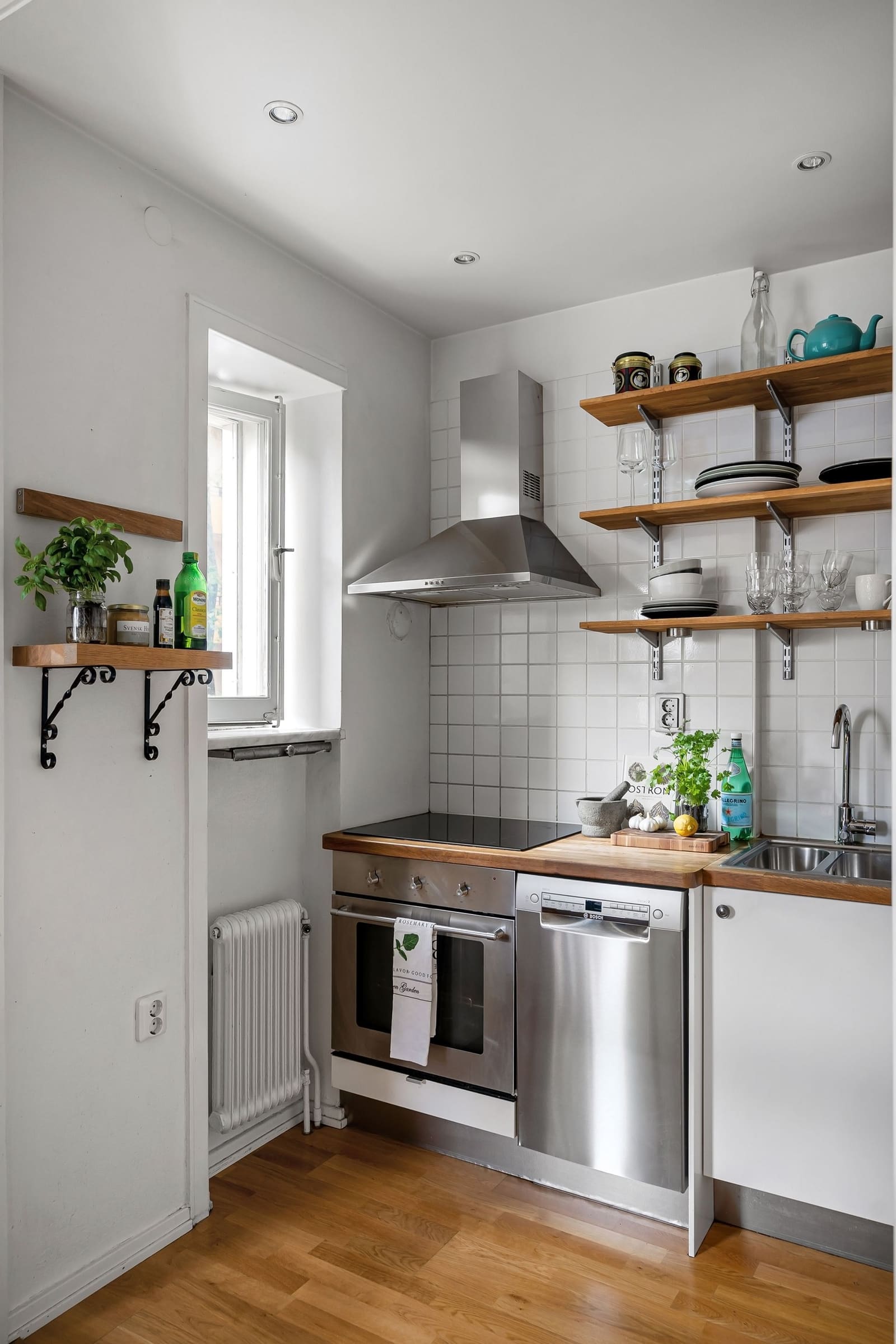 New kitchen installed in a renovated Kothrud 2BHK